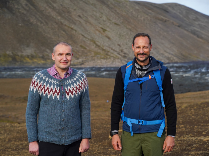 Islands president Guðni Thorlacius Jóhannesson inviterte Kronprinsen på en vandretur til det nyeste vulkanområdet på Island. Foto: Liv Anette Luane, Det kongelige hoff